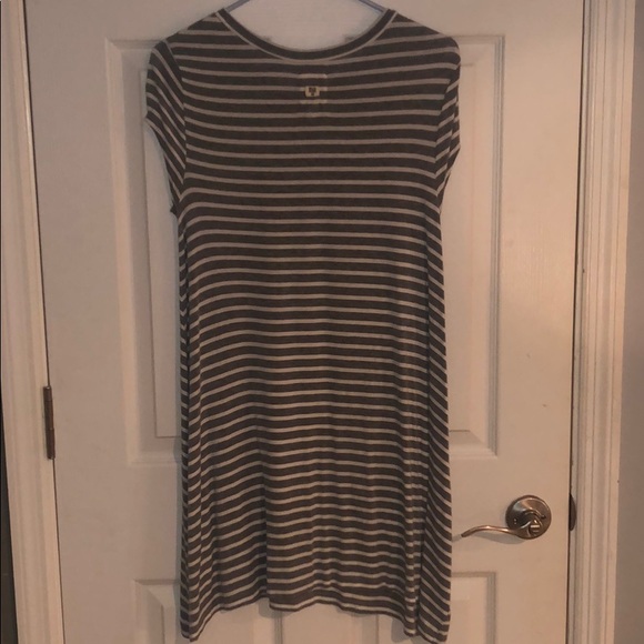 Gray and white stripped t-shirt dress - Picture 3 of 4